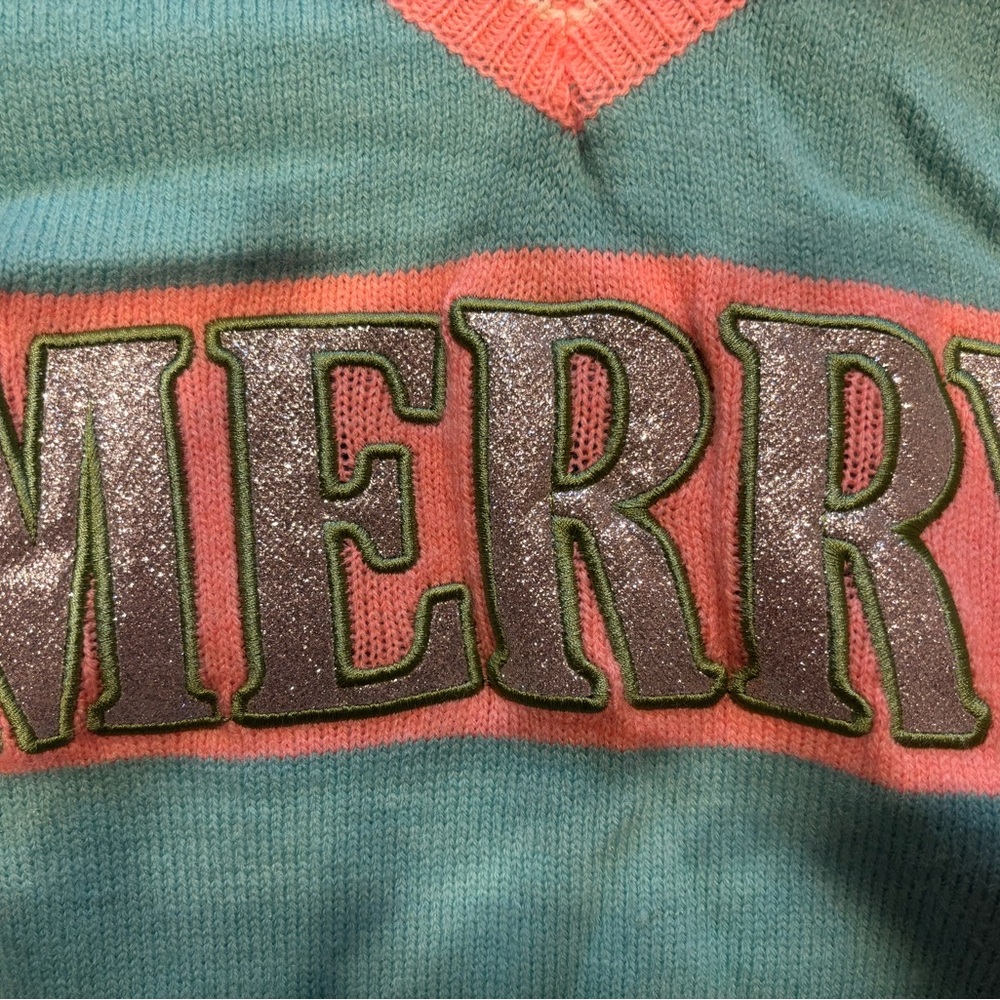 Merry Sweater NEW - Picture 2 of 2